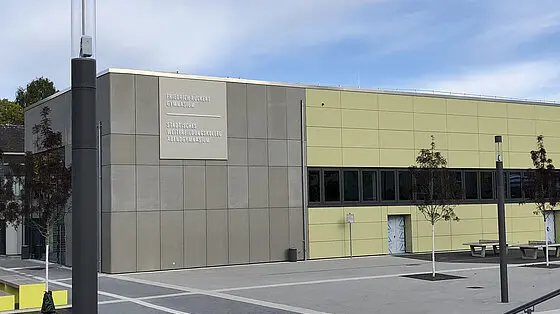 csm_2559_04_385aa65b22